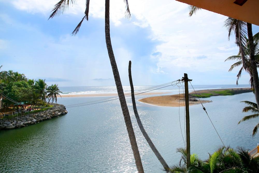 بيتش آند ليك أيورفيديتش ريزورت المنطقة الخارجية