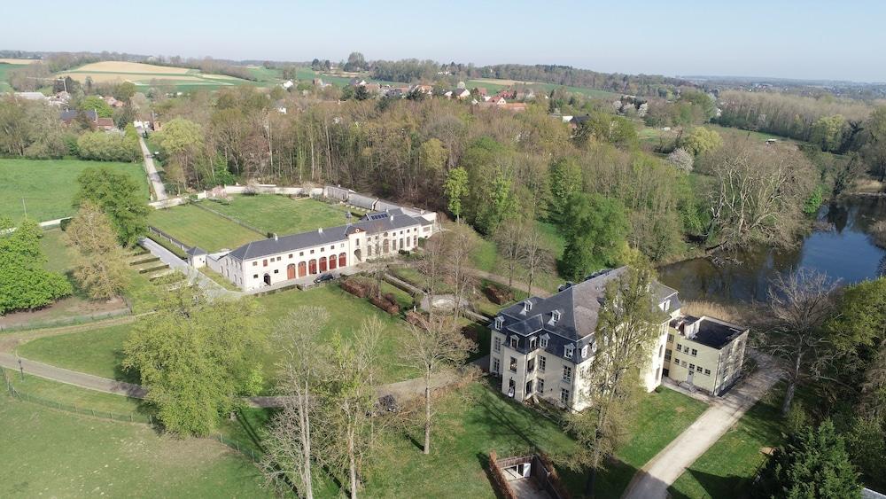 بيد آند بريكفاست بارونز هاوس نيريجسي - لوفين منظر من الجو