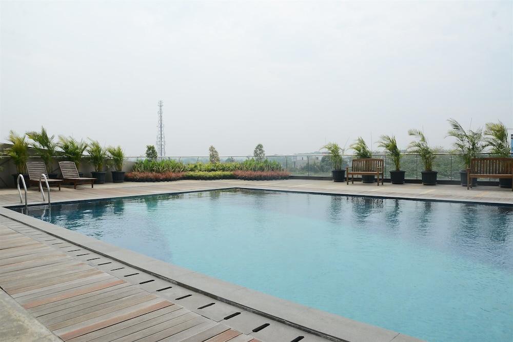 Cozy and Comfy Studio Tree Park Apartment Outdoor Pool