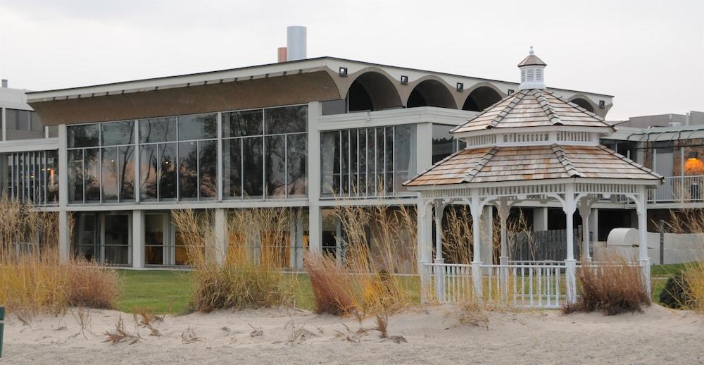 إلينوي بيتش هوتل آند كونفرانس سنتر، بي دبليو بريمير كوليكشن واجهة الفندق