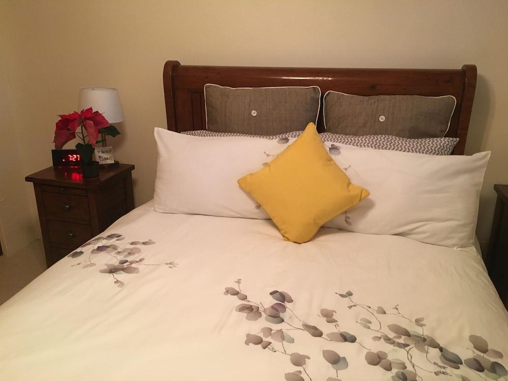 Lemon and Ginger Room