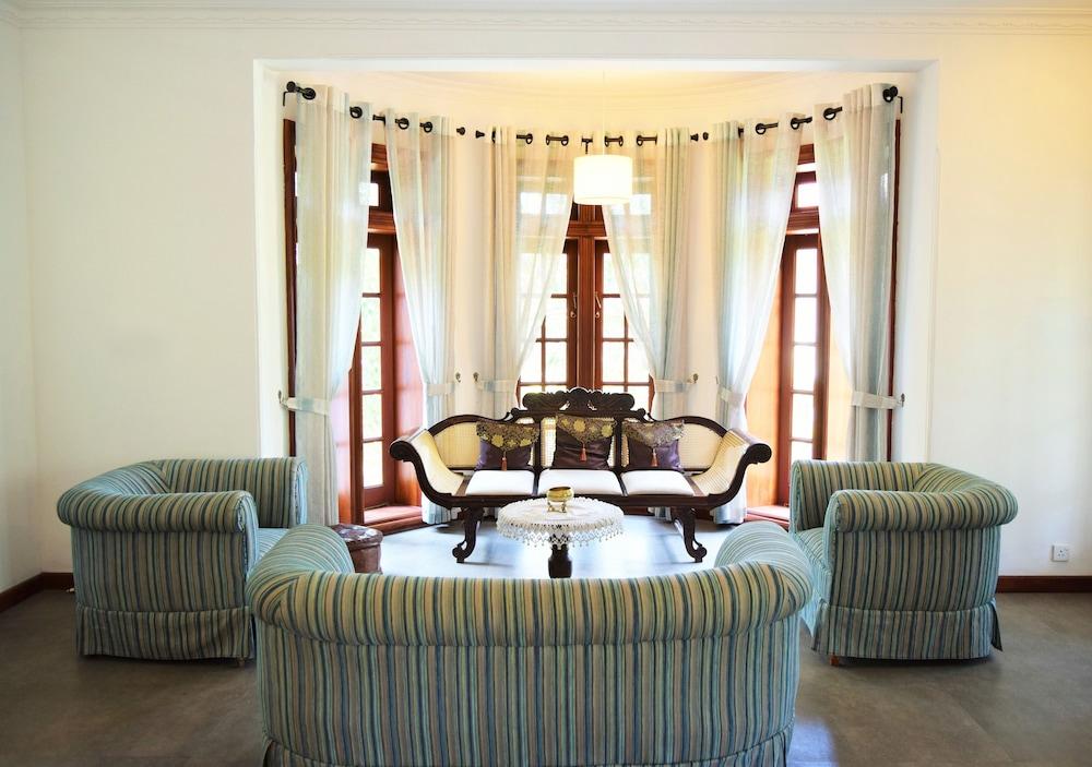 ذا بيناكل فاين أكوموداشن الردهة