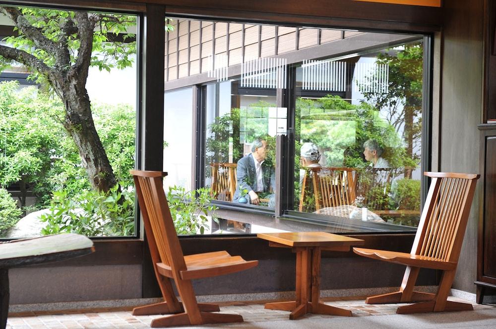 Hagi No Yado Tomoe Lobby Sitting Area
