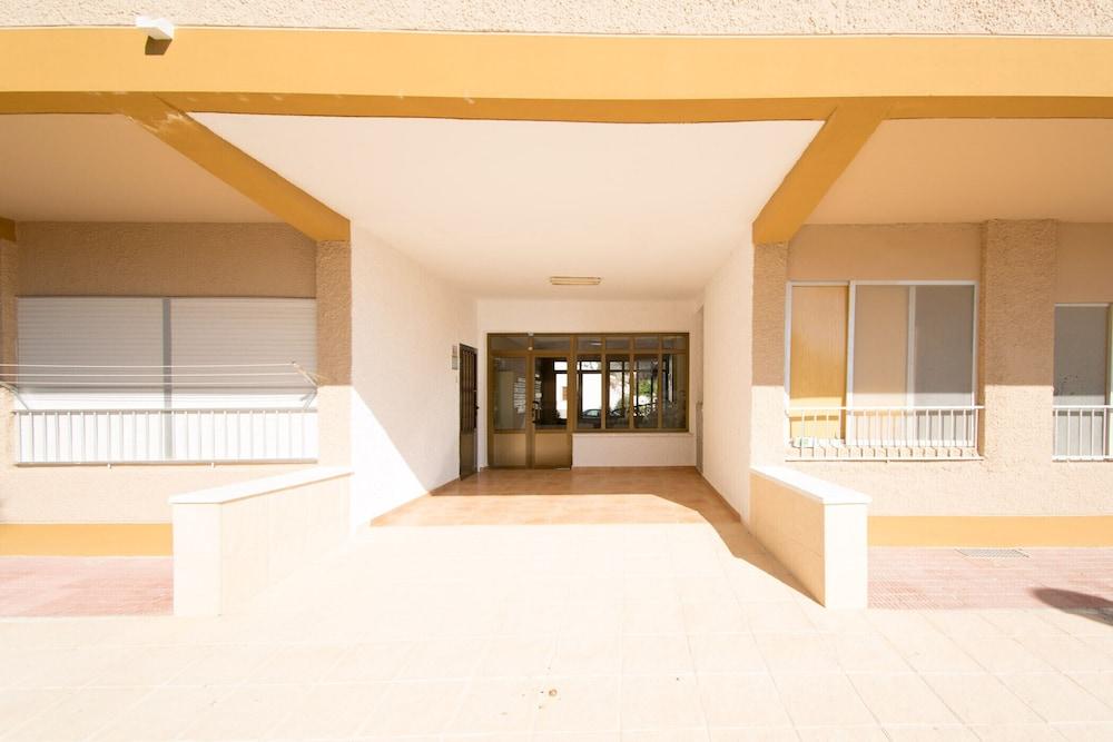 054 بينومار هوليداي - أليكانتي ريال إيستايتي المنطقة الخارجية