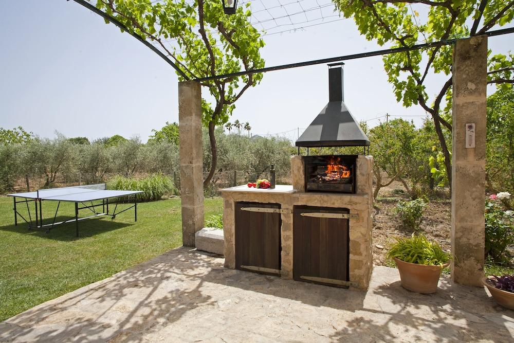Villa Cal Mercader BBQ/Picnic Area