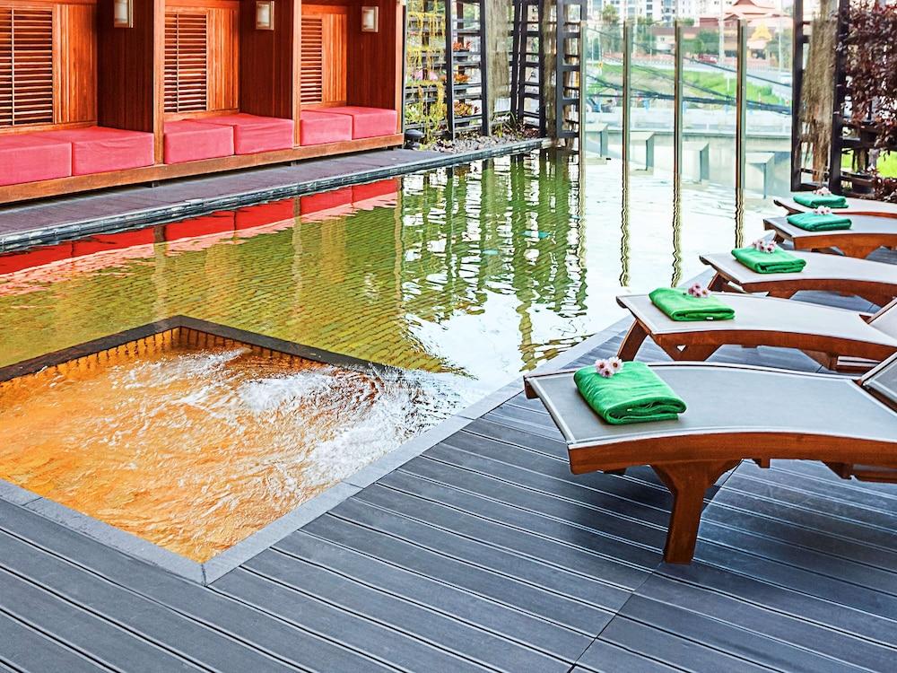 إبيس ستايلز شيانج ماي(أول سيزونز سابقًا) المنطقة الخارجية