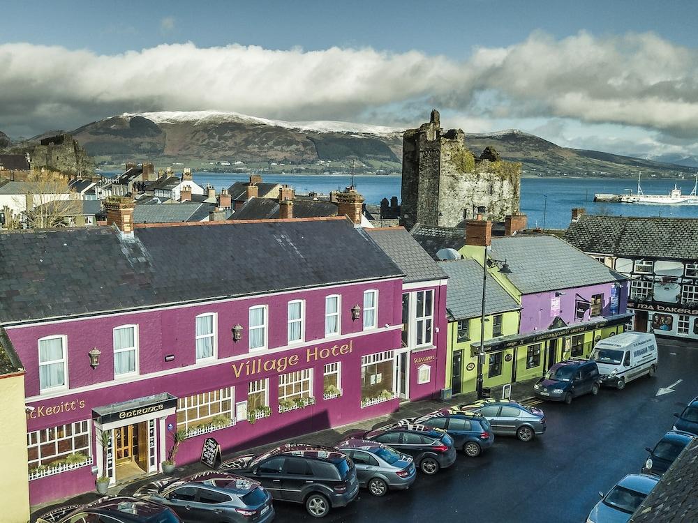 إم سي كيفيتس فيليدج هوتل