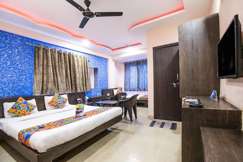 FabExpress Vijay Nagar Extention Room