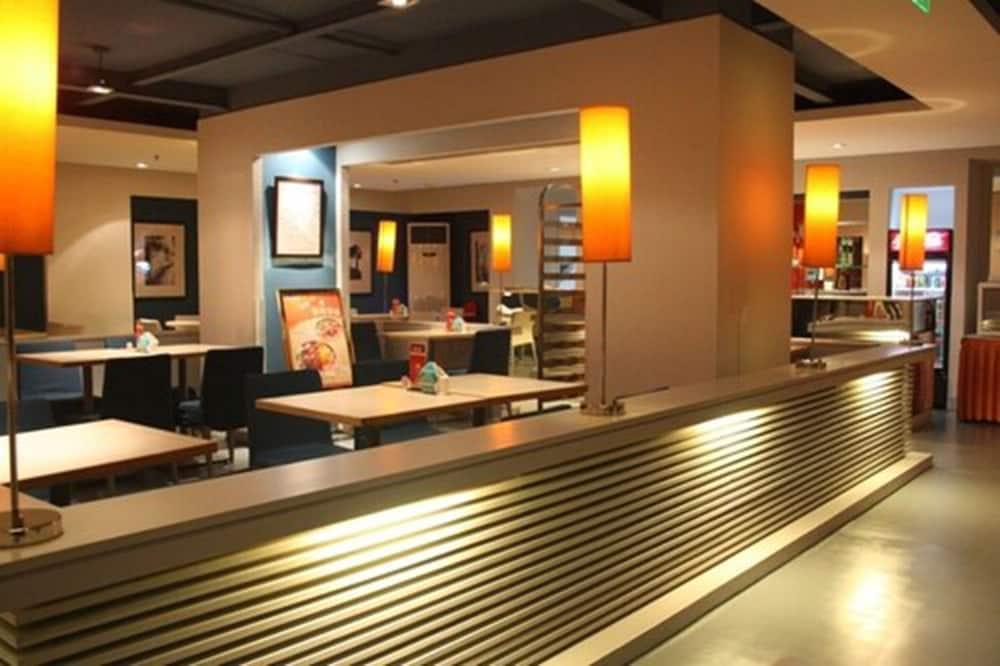 جينجيانج إن شنغهاي وورد إكسبو الردهة