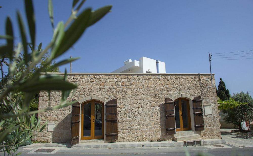 Mesogi Stone Cottage Exterior