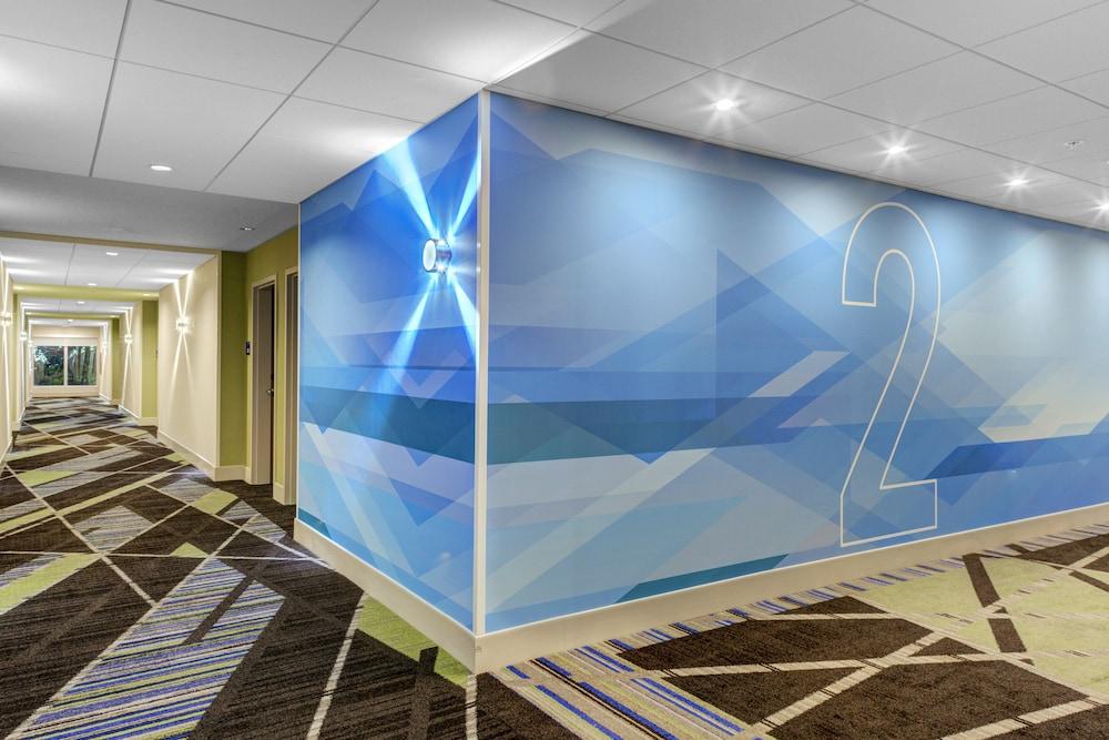 هوليداي إن إكسبرس آند سويتس كينج جورج - دالجرن باي آيتش جي داخلي