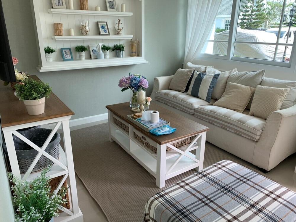 بريستول بارك باي 3 أنجيلز منطقة الاستقبال