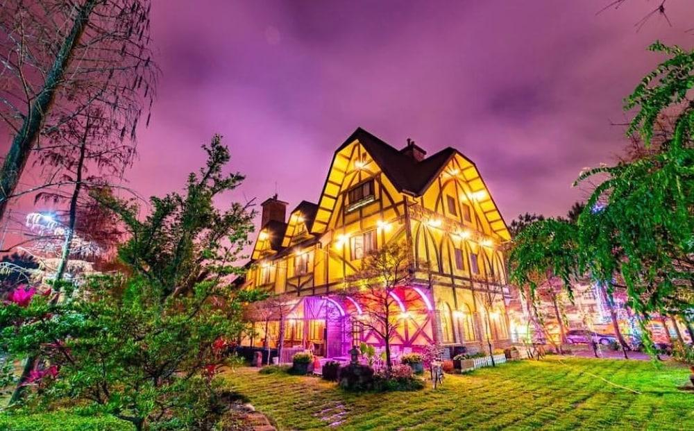 بولي ستوري هاوس