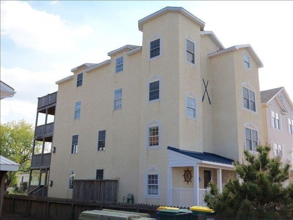 إيه شور ثينج باي لونج آند فوستر المنطقة الخارجية