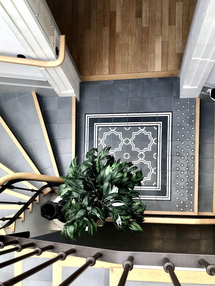 Résidence Central Parc Lobby