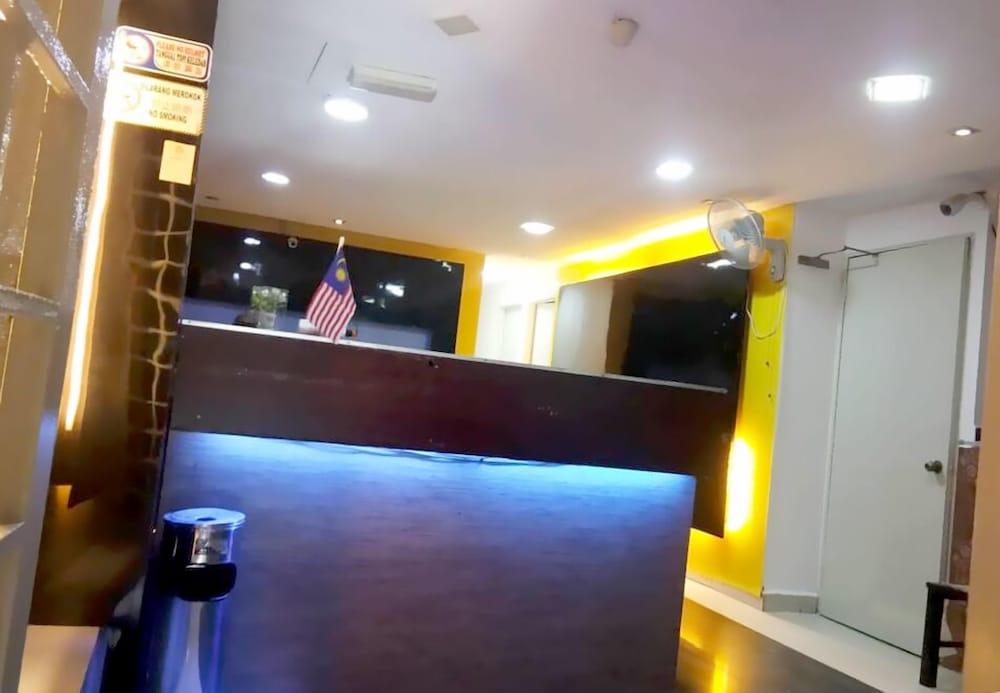 نيو ويف هوتل نيلاي 1