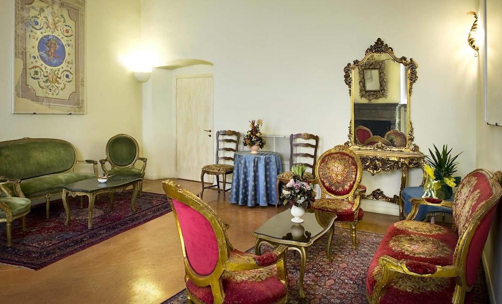 أنتيكا ديمورا ألا روكا داخلي