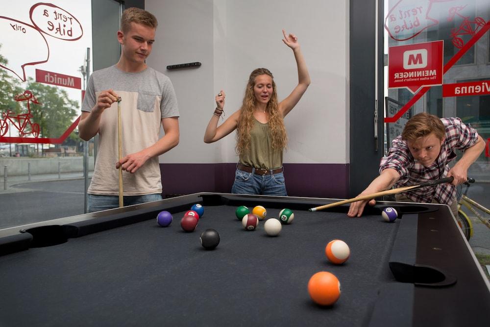 ماينينجر هوتل برلين هاوبتبانهوف بلياردو