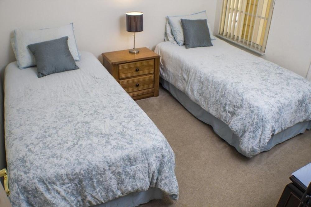 آي بي 60528 - فيلاز آت أيلاند كلوب ليندفيلدز - 3 بد رومز 2 باث رومز كوندو غرفة