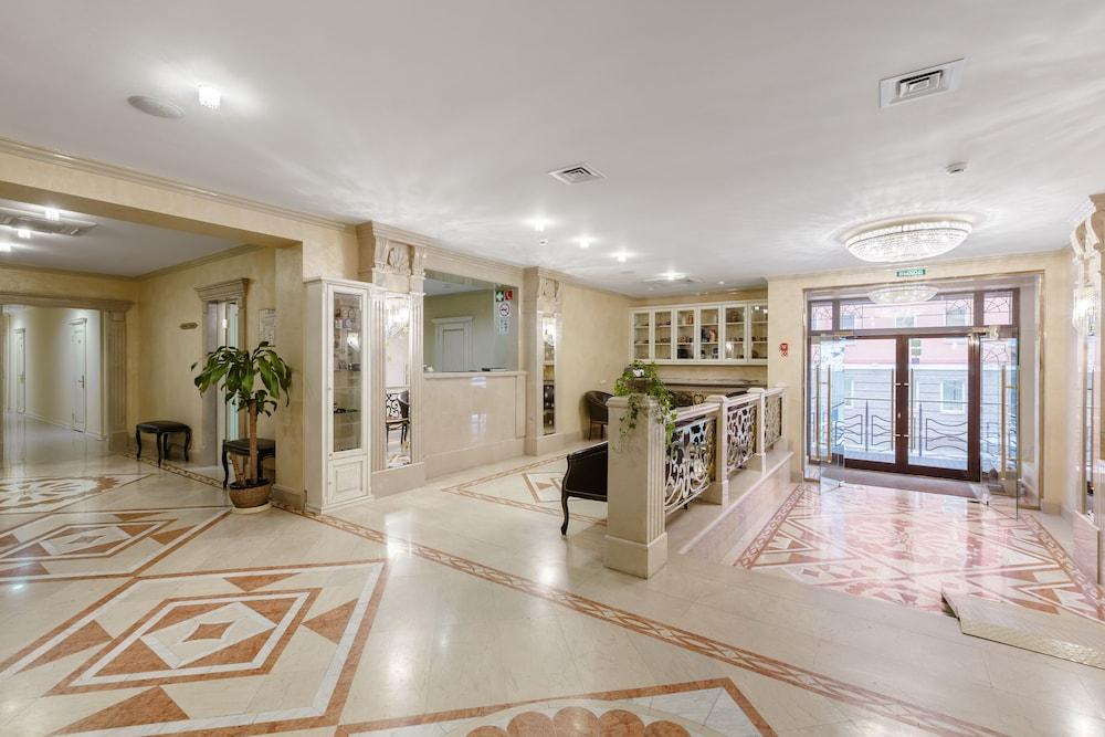 كلوب هوتل كورونا الردهة