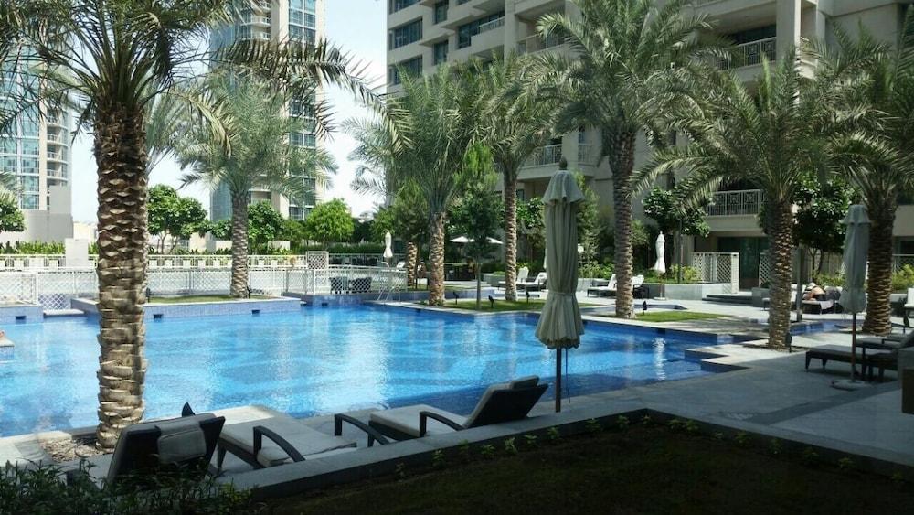 نيو أريبيان هوليداي هومز - 29 بوليفارد حمام سباحة مكشوف