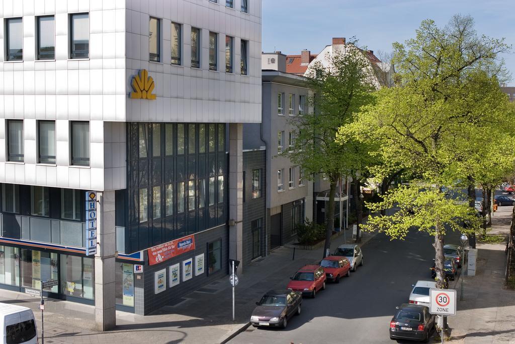 هوتل ألت-تيمبيلهوف أخرى