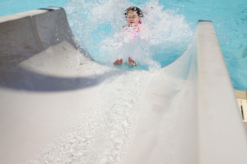 بانوراما ماونتن ريزورت  - بريميوم كوندوز آند تاون هومز حمام سباحة