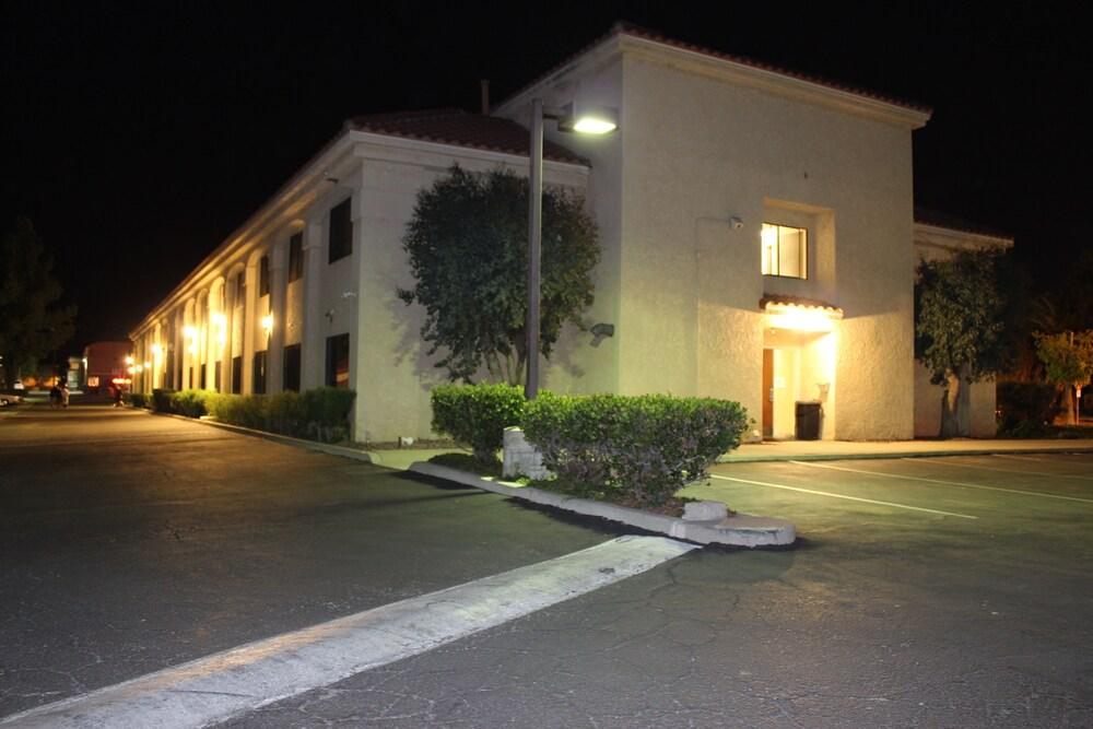 Ocean Gateway Inn Exterior