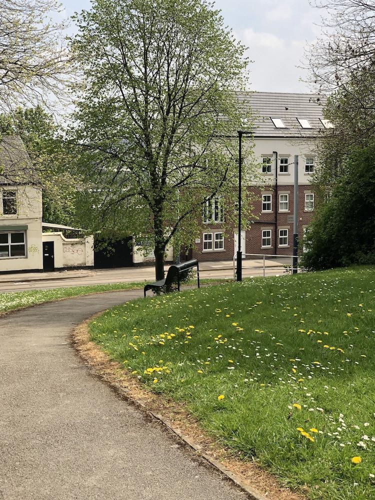 1 اند د2 بد روم شيلد هاوس أبارتمنتس شيفيلد سنتر تفاصيل الفندق من الخارج