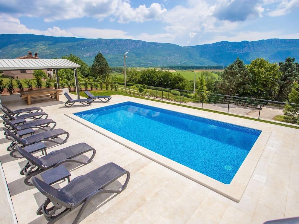Modern Detached Villa With Swimming Pool Near Mountains of Ucka, Beach at 10 km
