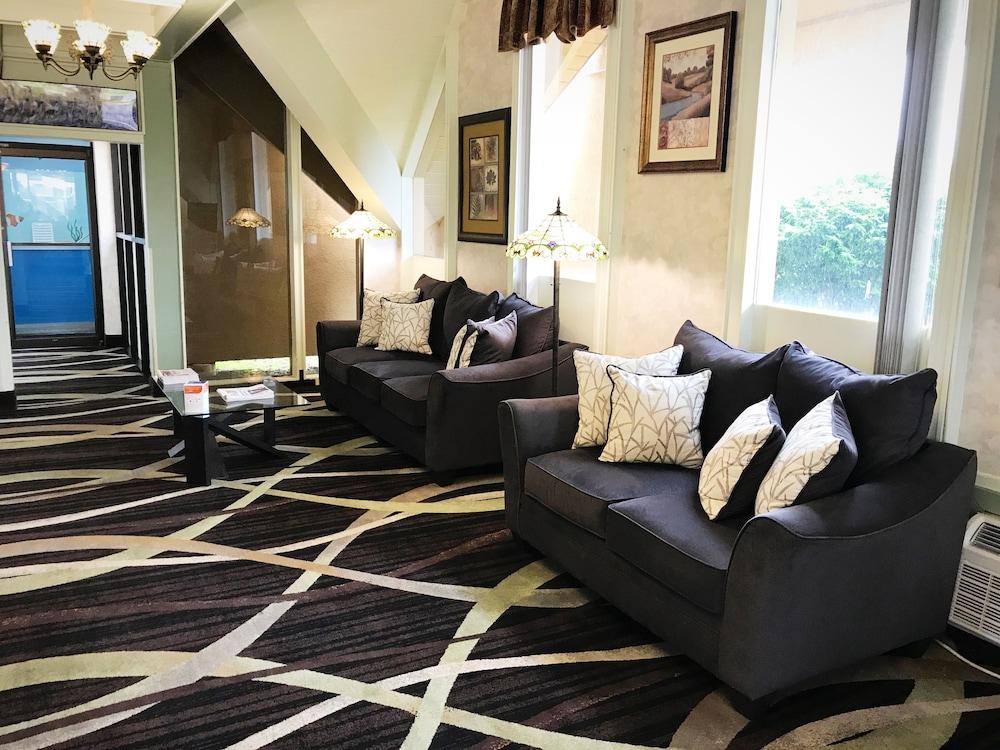 كواليتي إن آند سويتس كاونسيل بلافس - أوماها إيست الردهة