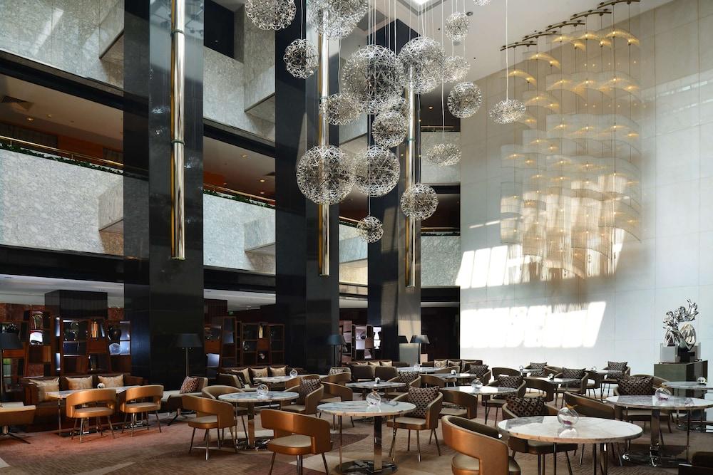Radisson Collection Yangtze Shanghai Lobby