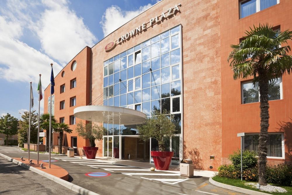 كراون بلازا فينيس إيست باي آيتش جي المنطقة الخارجية