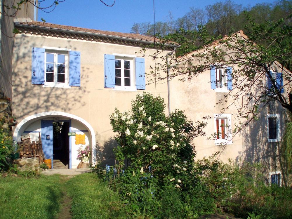 بد آند بريكفاست مولو دو كورنوفيس كالم أكويو الصورة الأساسية