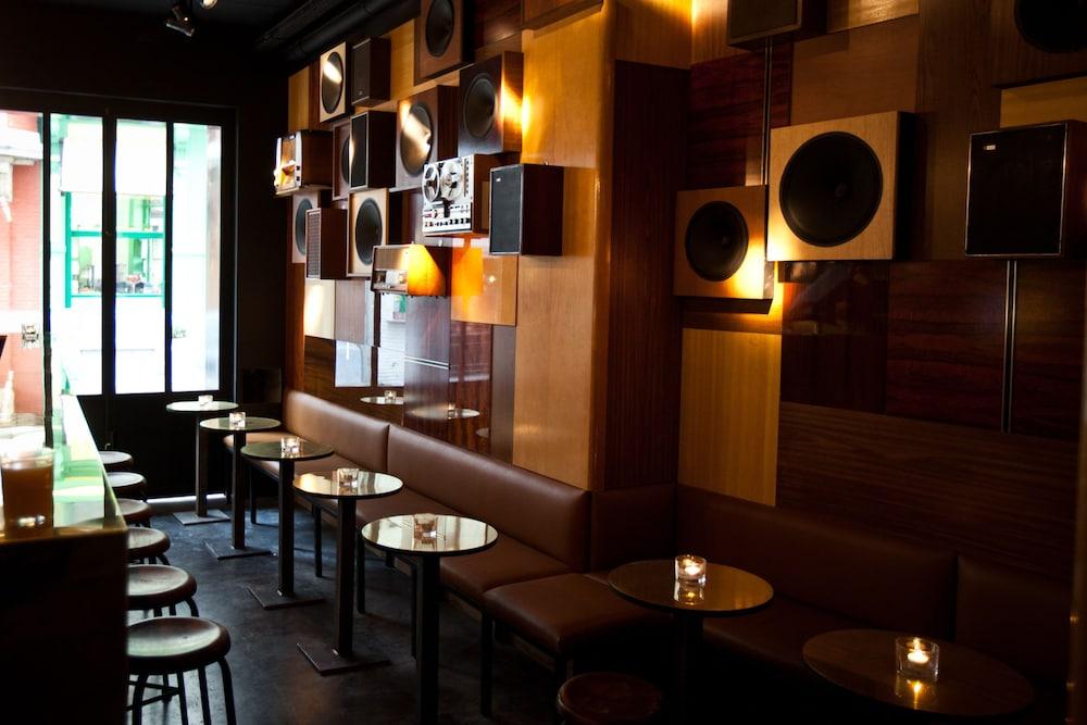 هوتل أو كاثيدرال أنتويرب منطقة الانتظار في الردهة