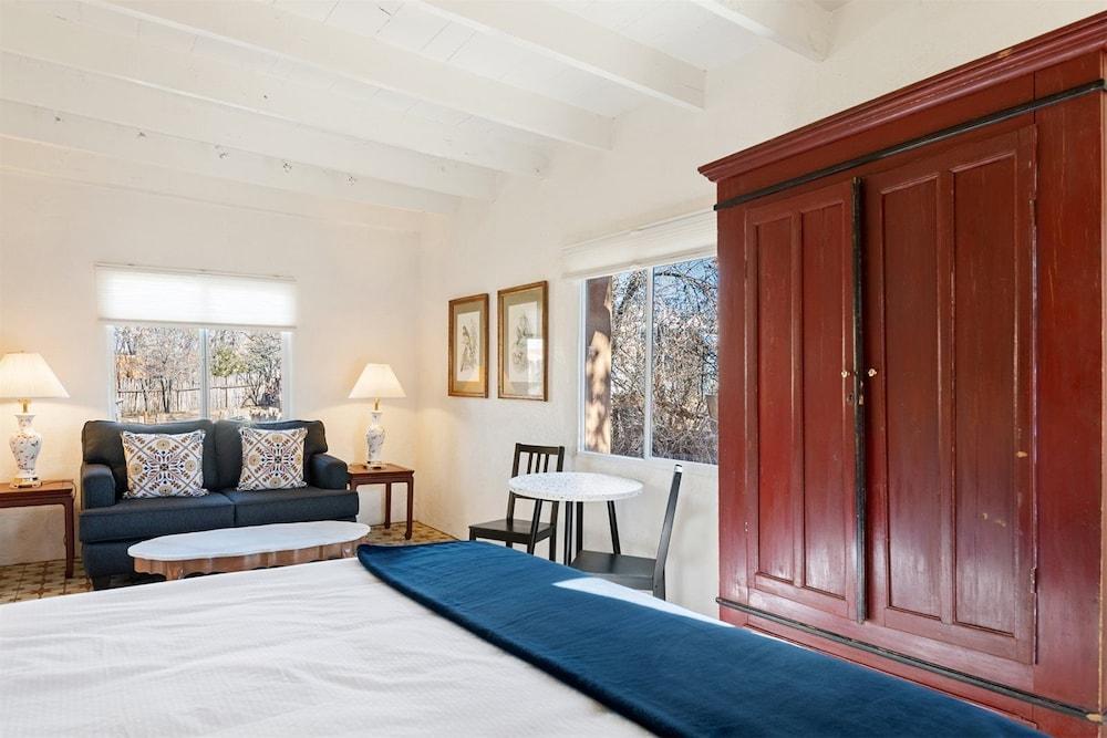 كاسا دي ترينيداد - هيستوريك رايليارد أدوب، ووك تو ذا بلازا غرفة