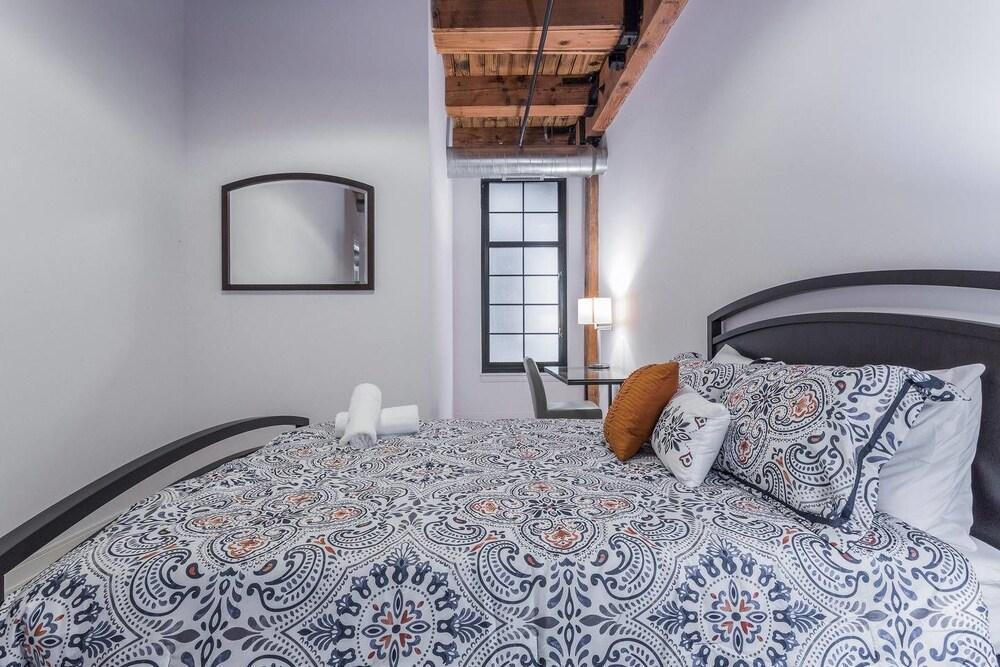 3 بد روم داون تاون لاكشري لوفت سبيشوس، سيف آند سكيور غرفة