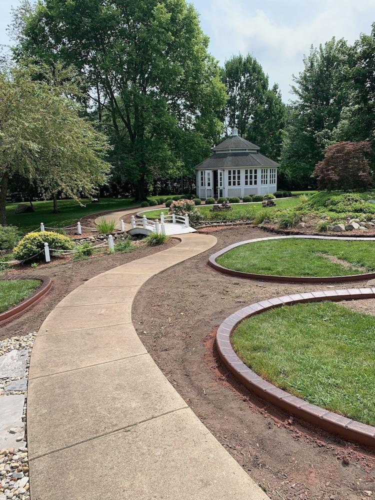 Biddle Point Inn & Event Venue Exterior