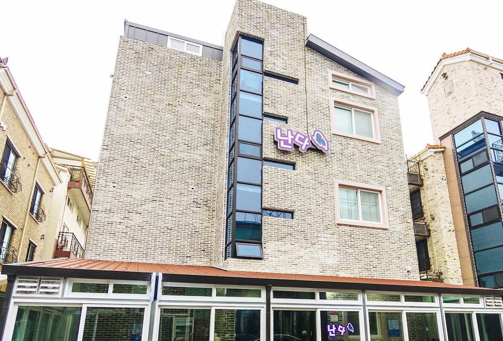 ناندا بنسيون