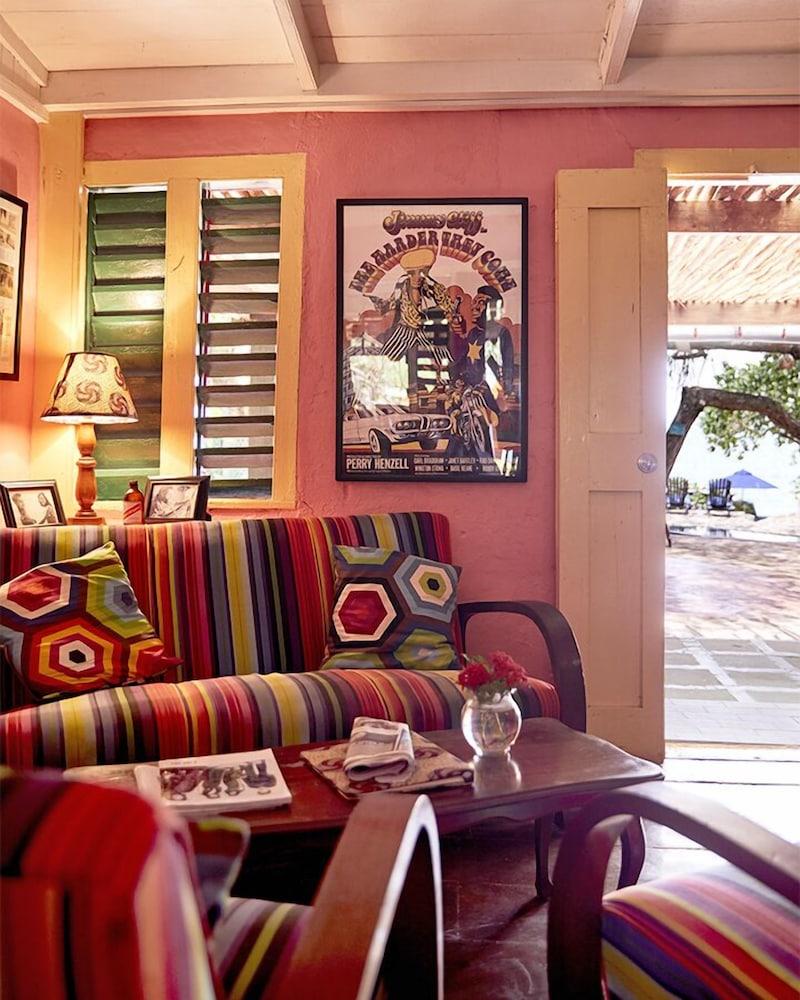 Jakes Lobby Sitting Area