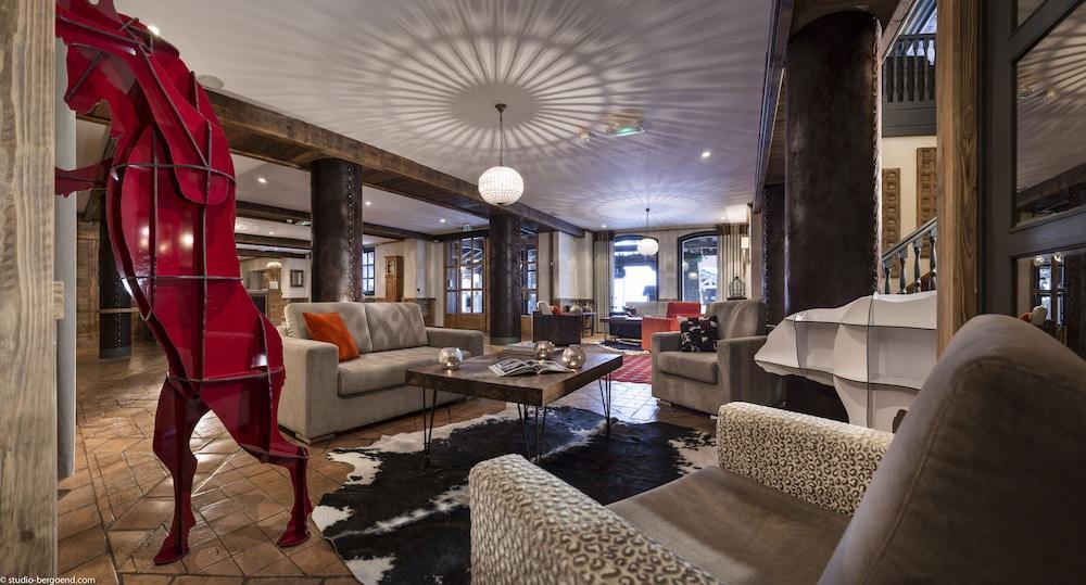 فندق فيليدج مونتانا مُقدم من مجموعة ليزيتانسل منطقة الانتظار في الردهة