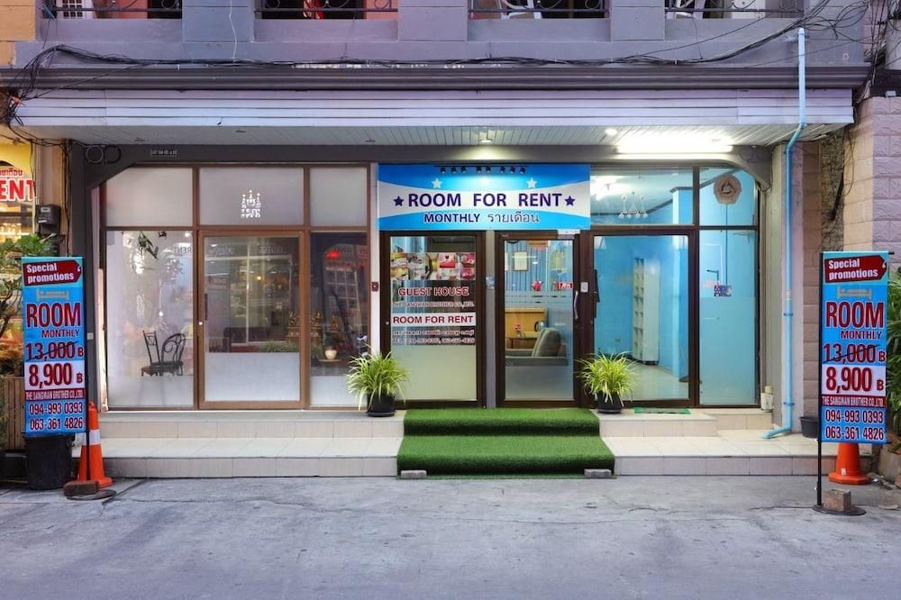 Sangwan Guest House Interior Entrance