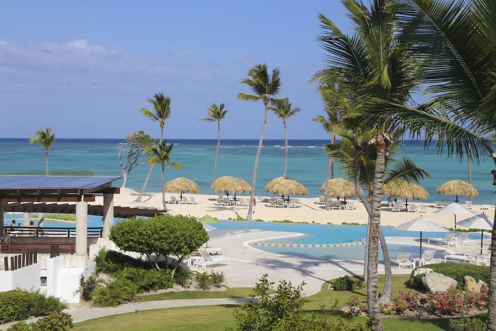 بونتا بالميرا كاب كانا باي إيسينزا ريتريتس حمام سباحة لا متناهي