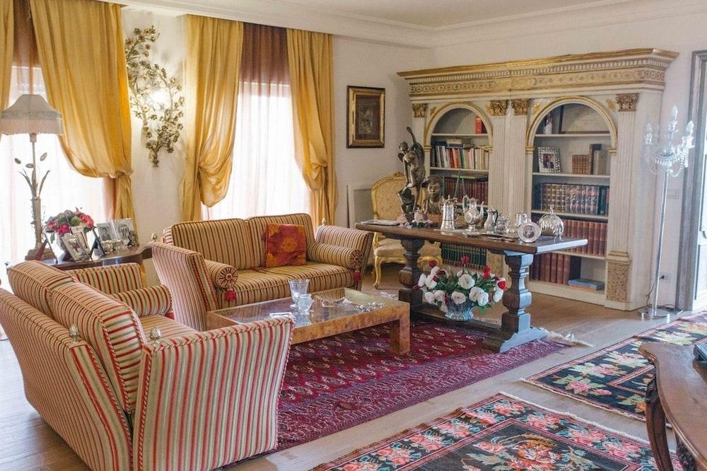 بيد آند بريكفاست تريسكيولس منطقة الجلوس في الردهة