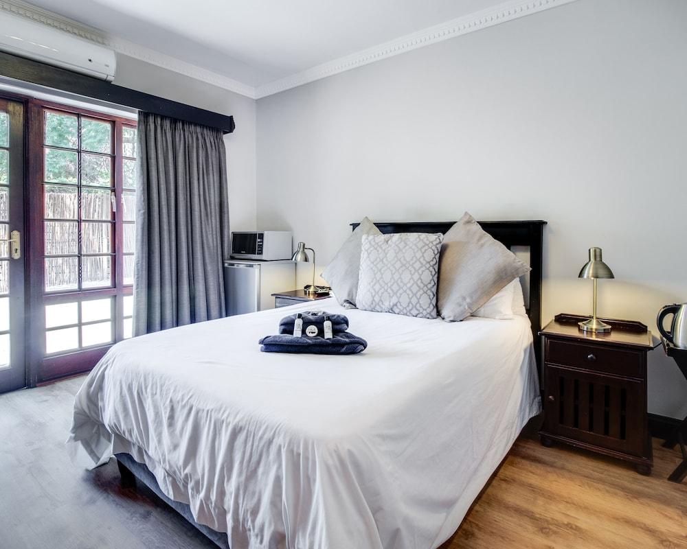 ذا نايتينجيل جيست هاوس