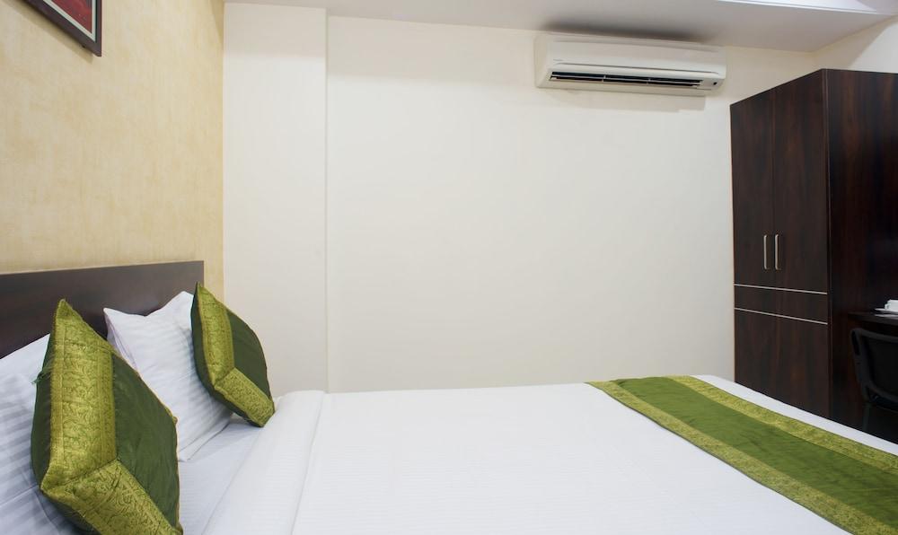 Treebo Celeste Room