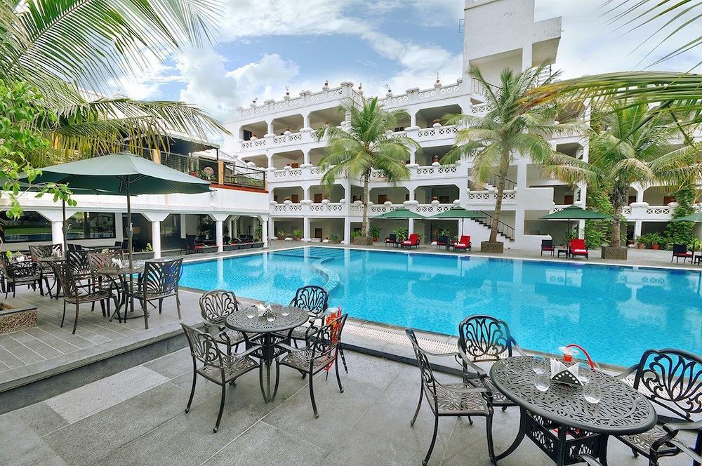 آريا جراند هوتلز آند ريزورتس