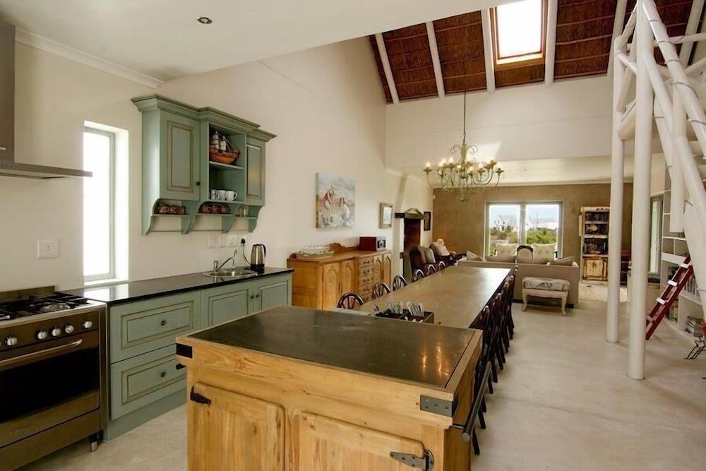 بامبويسابي بيتش هاوس داخلي