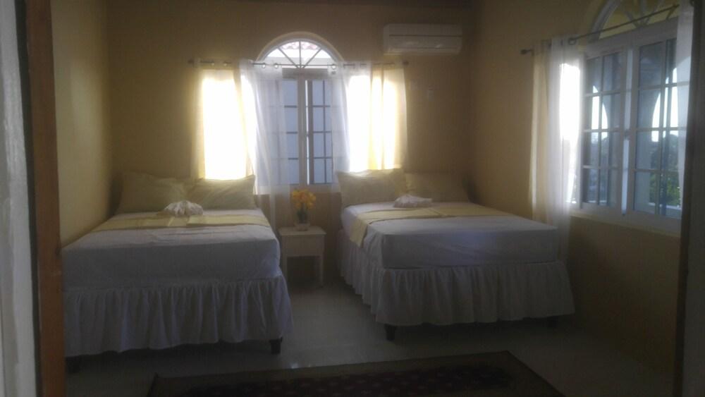 Lagardan Ocean View Room