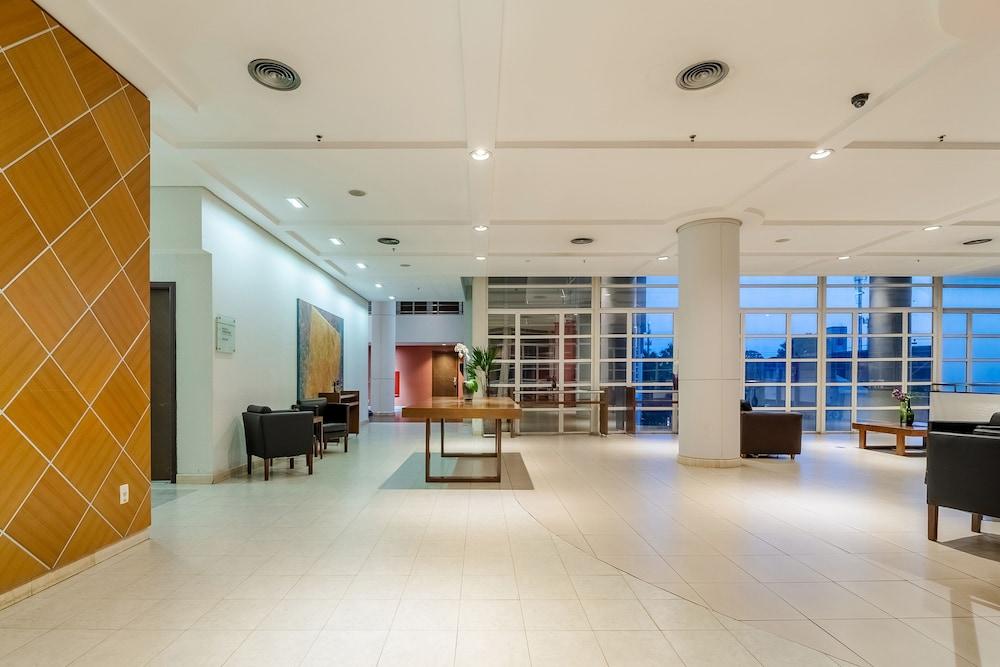 ميركيور جورالوز إيربورتو هوتل منطقة الاستقبال